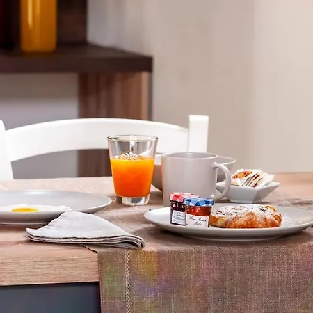 Bed & Breakfast Domus Mea - Breakfast Included!