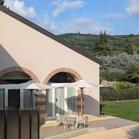 Domus Mea - Breakfast Included! * San Martino Buon Albergo