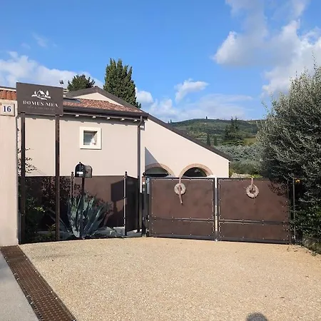 Bed & Breakfast Domus Mea - Breakfast Included! *